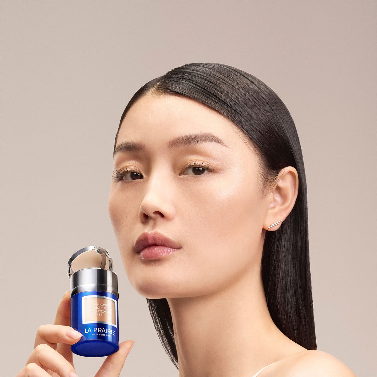 La Prairie Two-in-one liquid foundation and concealer SPF15 - NC05 Petale 莱珀妮鱼子精华粉底液